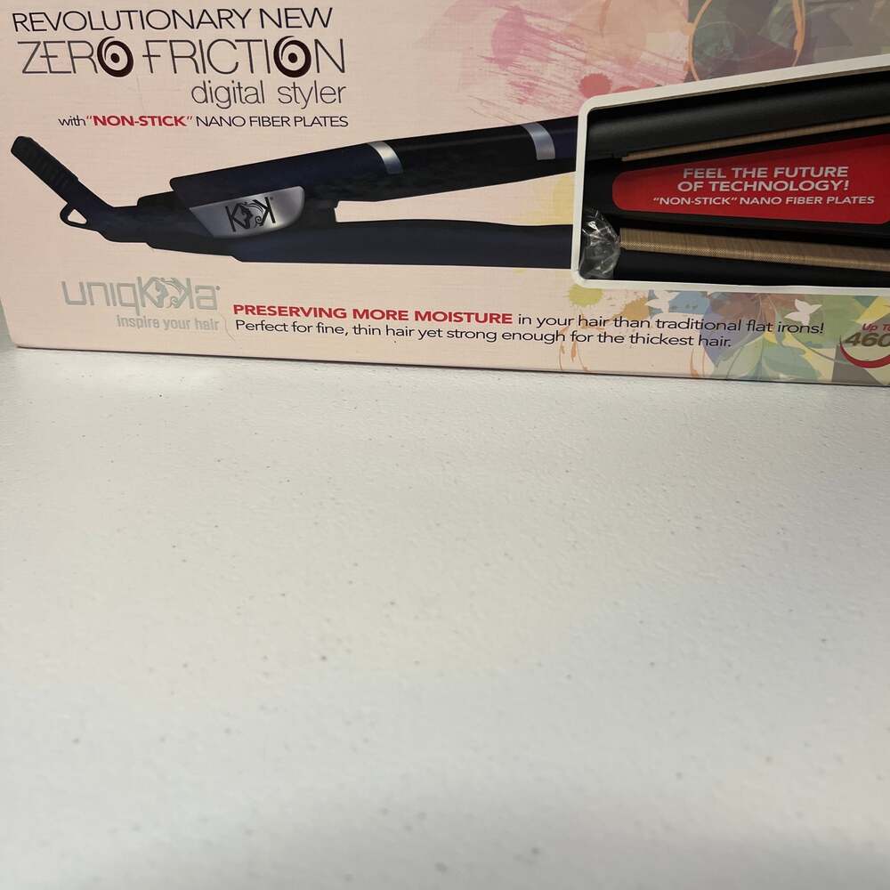 Uniqkka Zero Friction Styler – Non-Stick Nano Fiber Plates  – NEW